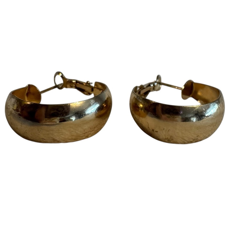 Gold hoop 1” earrings